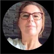 Bonjour,
Le français est ma langue maternelle et j'y suis très attachée. J'aime à enseigner les finesses de la langue de Molière.